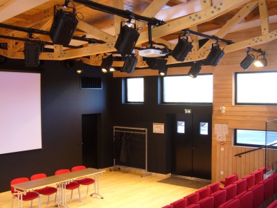Salle audiovisuelle, collège de Giromagny (90) Salle audiovisuelle, collège de Giromagny (90)